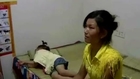 Cina- Bambina precipita da quinto piano, presa al volo dai postini e salvata WWW.GOODNEWS.WS